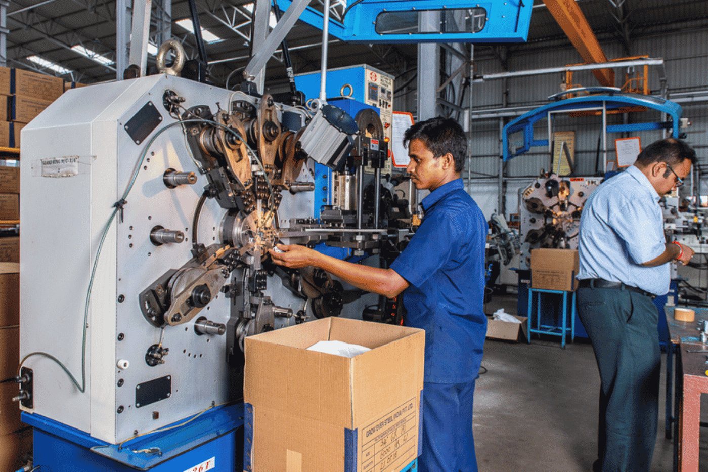 Spring-forming machine producing engineered components